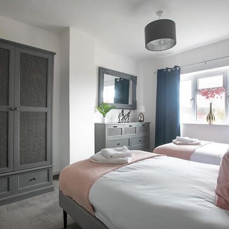 Ludlow Drive 3 Bed Contractor Family Town House In Melton Mowbray Bagian luar foto