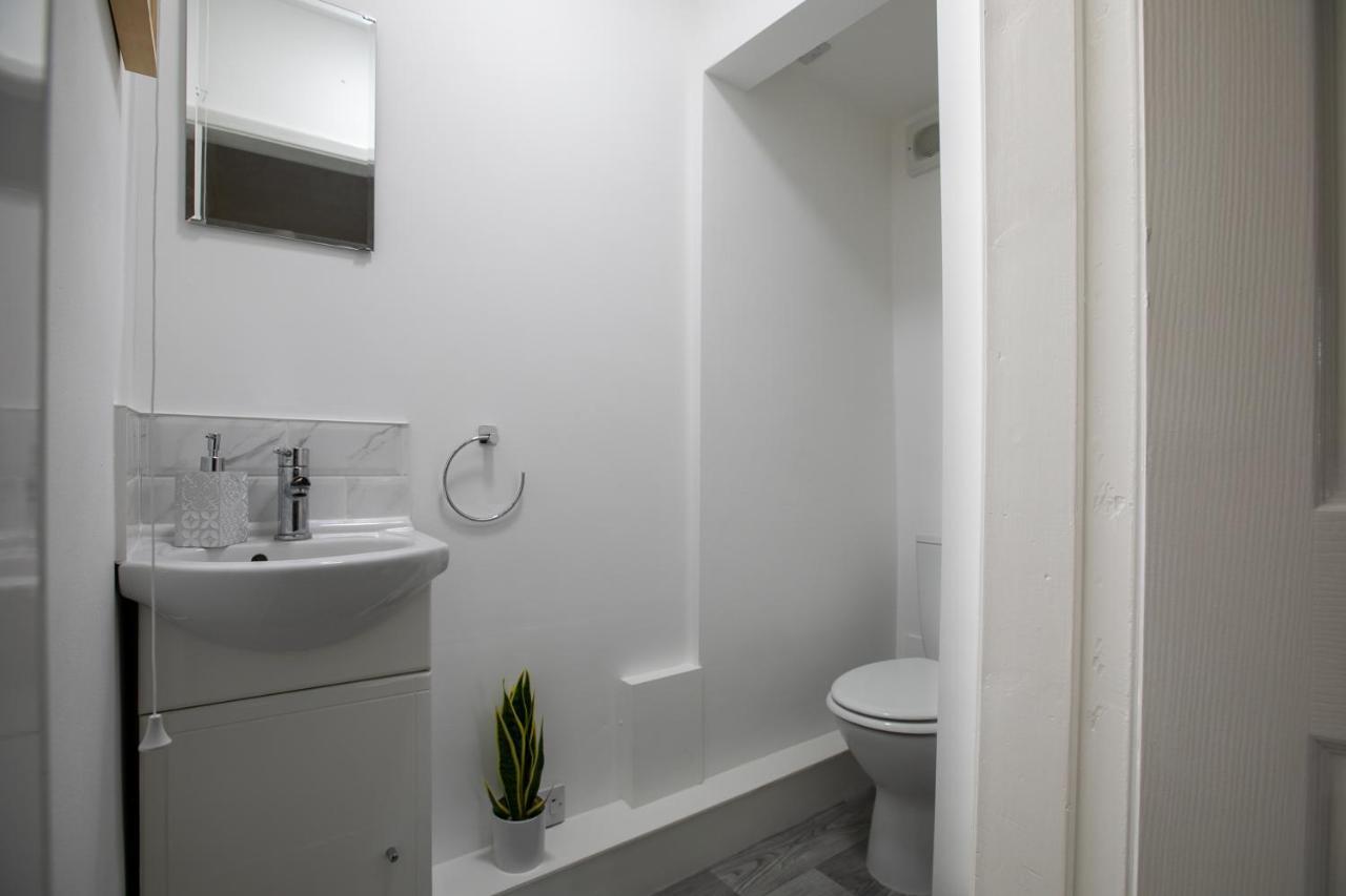 Ludlow Drive 3 Bed Contractor Family Town House In Melton Mowbray Bagian luar foto