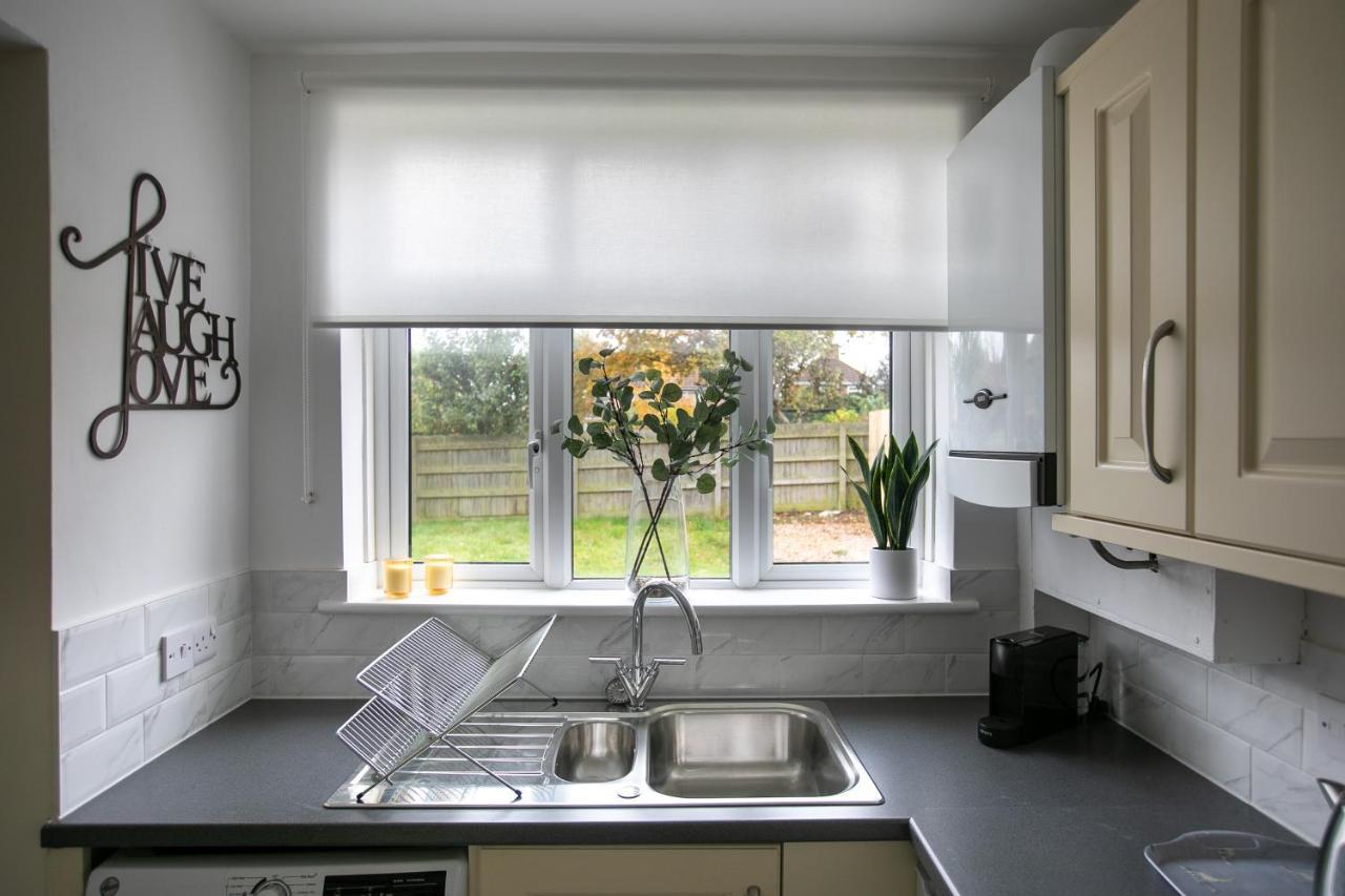 Ludlow Drive 3 Bed Contractor Family Town House In Melton Mowbray Bagian luar foto